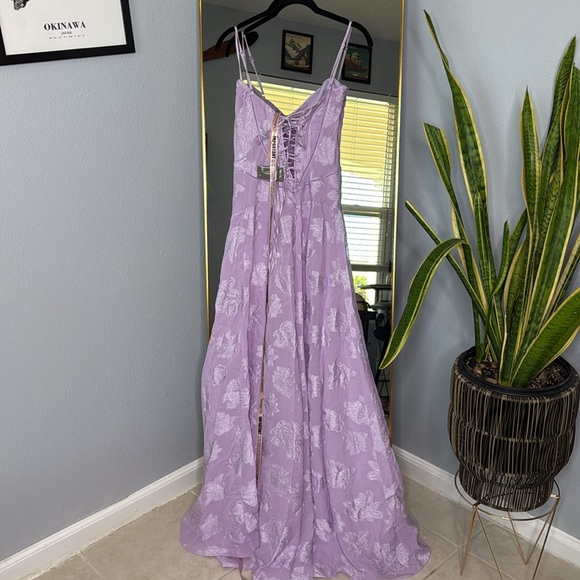 HOUSE OF CB 'Seren' Orchid Floral Lace Back Maxi Dress NWOT - Picture 8 of 9